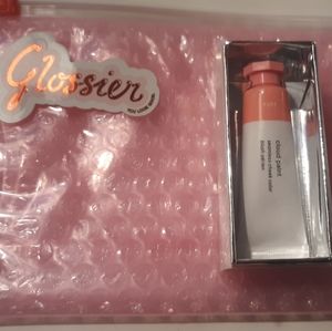 ~glossier cloudpaint in puff~